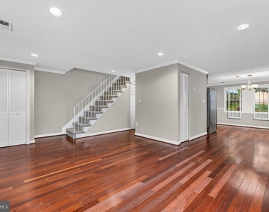 7711 Burnside Road - Photo Thumbnail 9