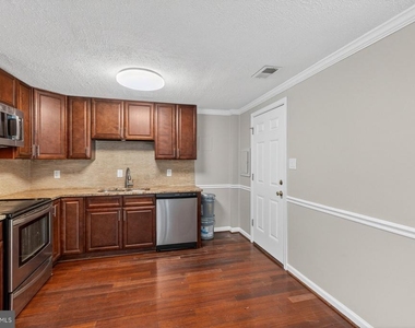 7711 Burnside Road - Photo Thumbnail 5
