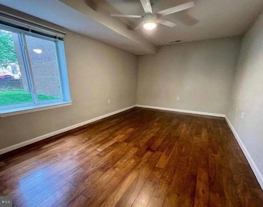 422 Girard Street - Photo Thumbnail 2