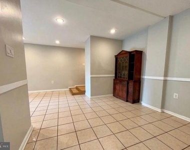 422 Girard Street - Photo Thumbnail 1