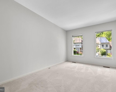 1469 Casino Circle - Photo Thumbnail 16