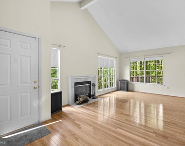 1469 Casino Circle - Photo Thumbnail 4