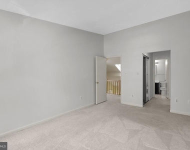 1469 Casino Circle - Photo Thumbnail 17