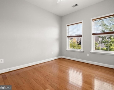 563 Pelican Avenue - Photo Thumbnail 32