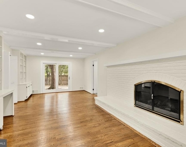 8416 Fox Run - Photo Thumbnail 24