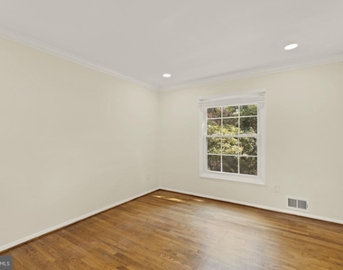 8416 Fox Run - Photo Thumbnail 10