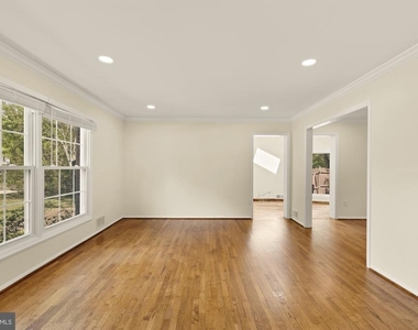 8416 Fox Run - Photo Thumbnail 7
