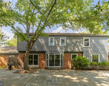8416 Fox Run - Photo Thumbnail 54