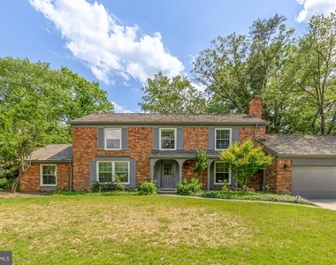 8416 Fox Run - Photo Thumbnail 1