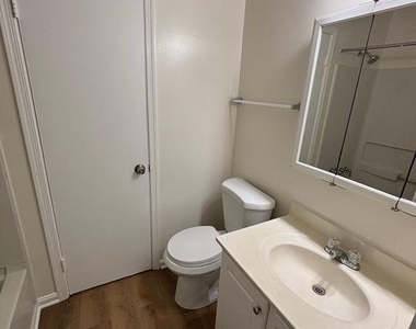 18318 Streamside Drive - Photo Thumbnail 9