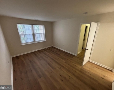 18318 Streamside Drive - Photo Thumbnail 5