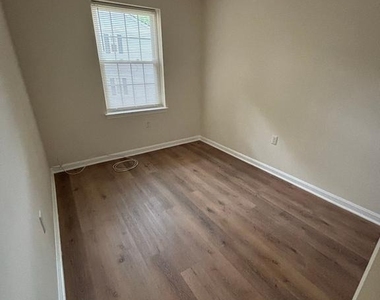 18318 Streamside Drive - Photo Thumbnail 6