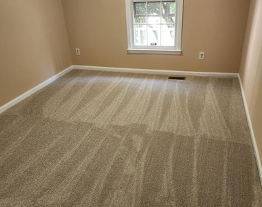 17027 Catalpa Court - Photo Thumbnail 9