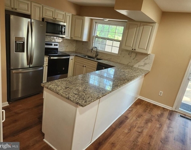 17027 Catalpa Court - Photo Thumbnail 3