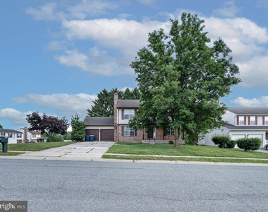 801 High Plain Drive - Photo Thumbnail 2