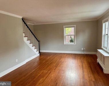 110 W 14th Street - Photo Thumbnail 2