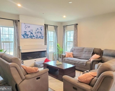 6979 Mandalong Way - Photo Thumbnail 22