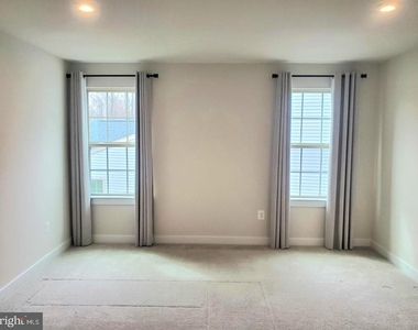 6979 Mandalong Way - Photo Thumbnail 36