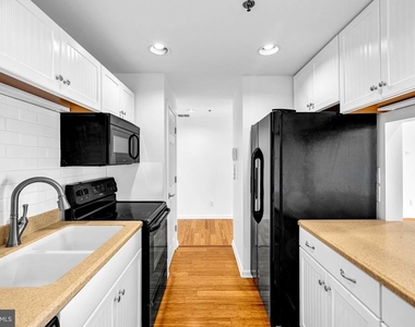 304 Academy Street - Photo Thumbnail 7