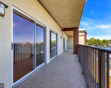 304 Academy Street - Photo Thumbnail 2