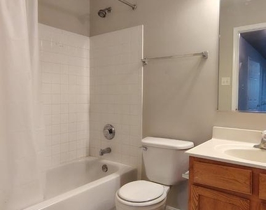 1627 Trestle Street - Photo Thumbnail 5