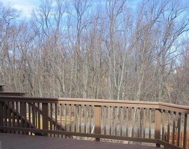 1627 Trestle Street - Photo Thumbnail 2
