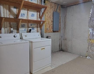 1627 Trestle Street - Photo Thumbnail 6
