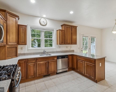 9818 Lyons Mill Road - Photo Thumbnail 12