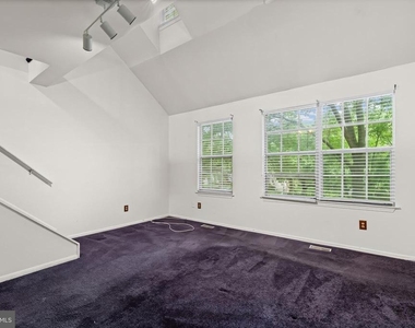 6957 Rockfield Road - Photo Thumbnail 11