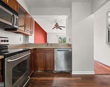 6957 Rockfield Road - Photo Thumbnail 2