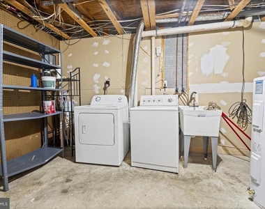 6957 Rockfield Road - Photo Thumbnail 15