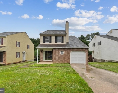 2001 Vista Lane - Photo Thumbnail 2