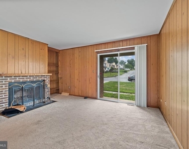 2001 Vista Lane - Photo Thumbnail 8
