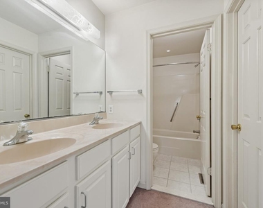 2001 Vista Lane - Photo Thumbnail 21