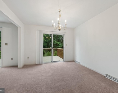 2001 Vista Lane - Photo Thumbnail 7