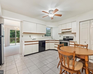 2001 Vista Lane - Photo Thumbnail 11
