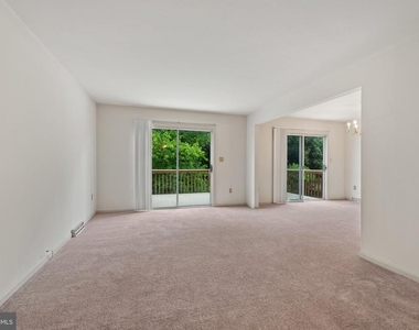 2001 Vista Lane - Photo Thumbnail 4