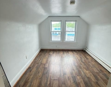 4833 Belair Road - Photo Thumbnail 5