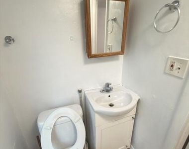 4833 Belair Road - Photo Thumbnail 8