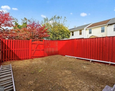 814 Showell Court - Photo Thumbnail 14