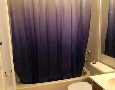 527 Greenblades Court - Photo Thumbnail 12