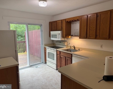 527 Greenblades Court - Photo Thumbnail 1