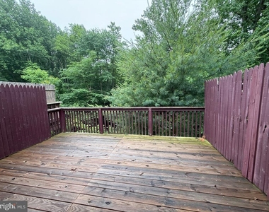 527 Greenblades Court - Photo Thumbnail 18