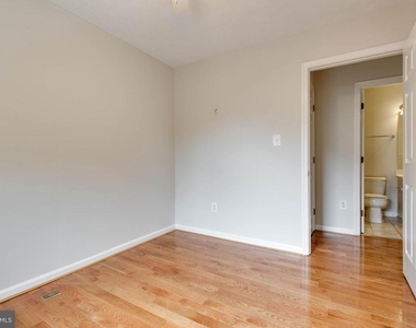 8125 Gray Stone Lane - Photo Thumbnail 32