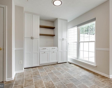 8125 Gray Stone Lane - Photo Thumbnail 10