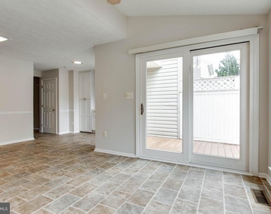 8125 Gray Stone Lane - Photo Thumbnail 17