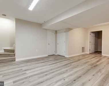 8125 Gray Stone Lane - Photo Thumbnail 34