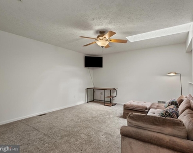 2002 Phillips Terrace - Photo Thumbnail 13
