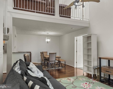 2002 Phillips Terrace - Photo Thumbnail 3