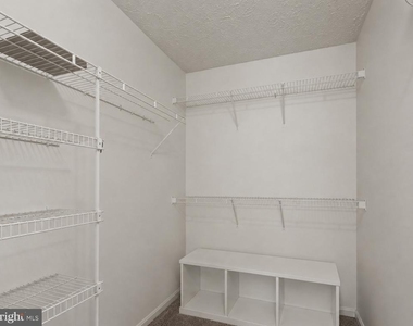 2002 Phillips Terrace - Photo Thumbnail 27